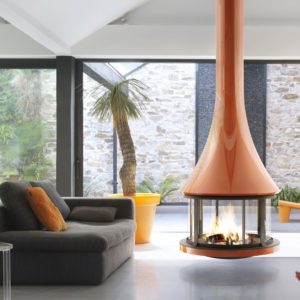 Advantages & Disadvantages of a Hanging Gas Fireplace