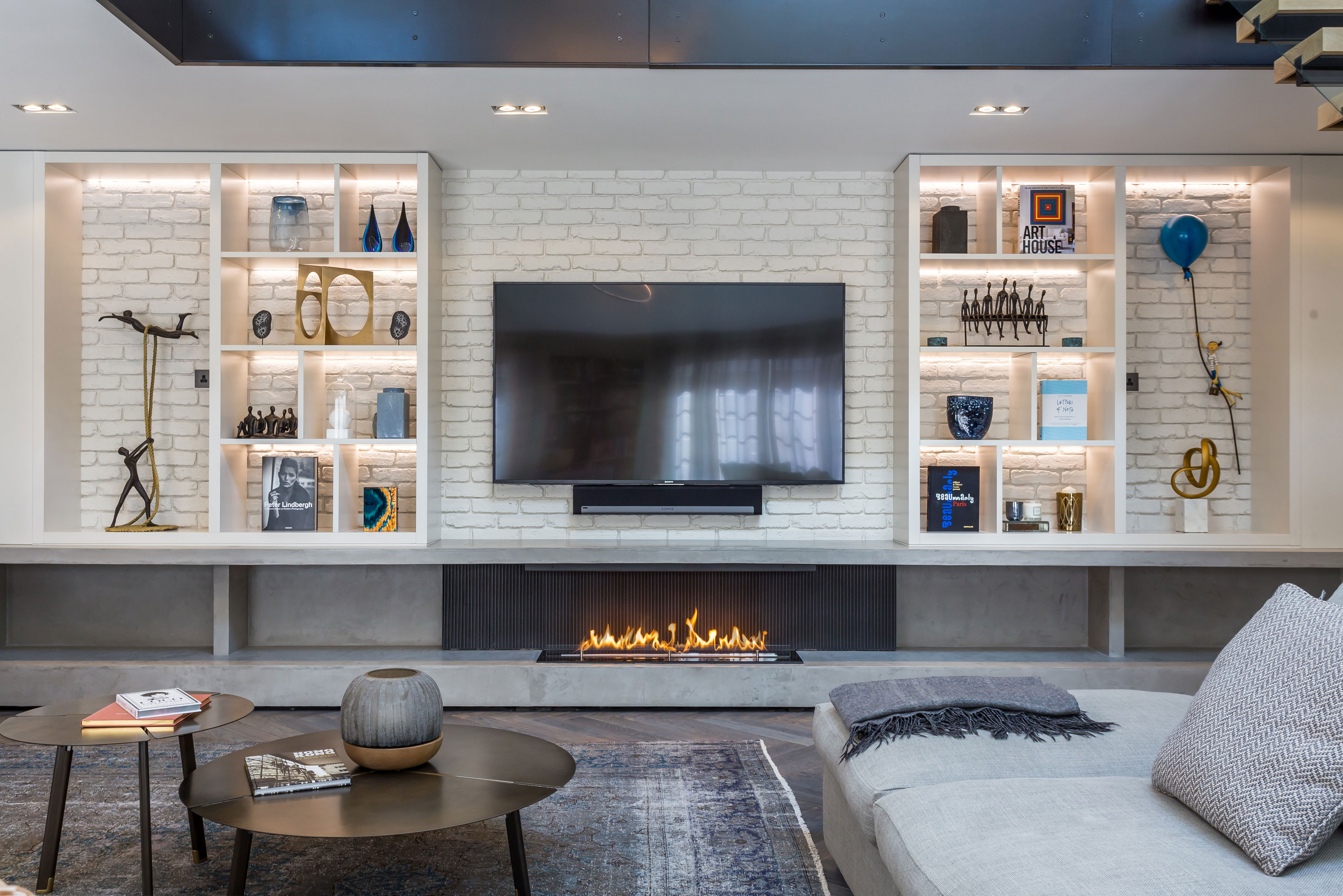 Bespoke bioethanol fireplace - Fireplace under TV - Bespoke Fireplaces - Modus Fireplaces