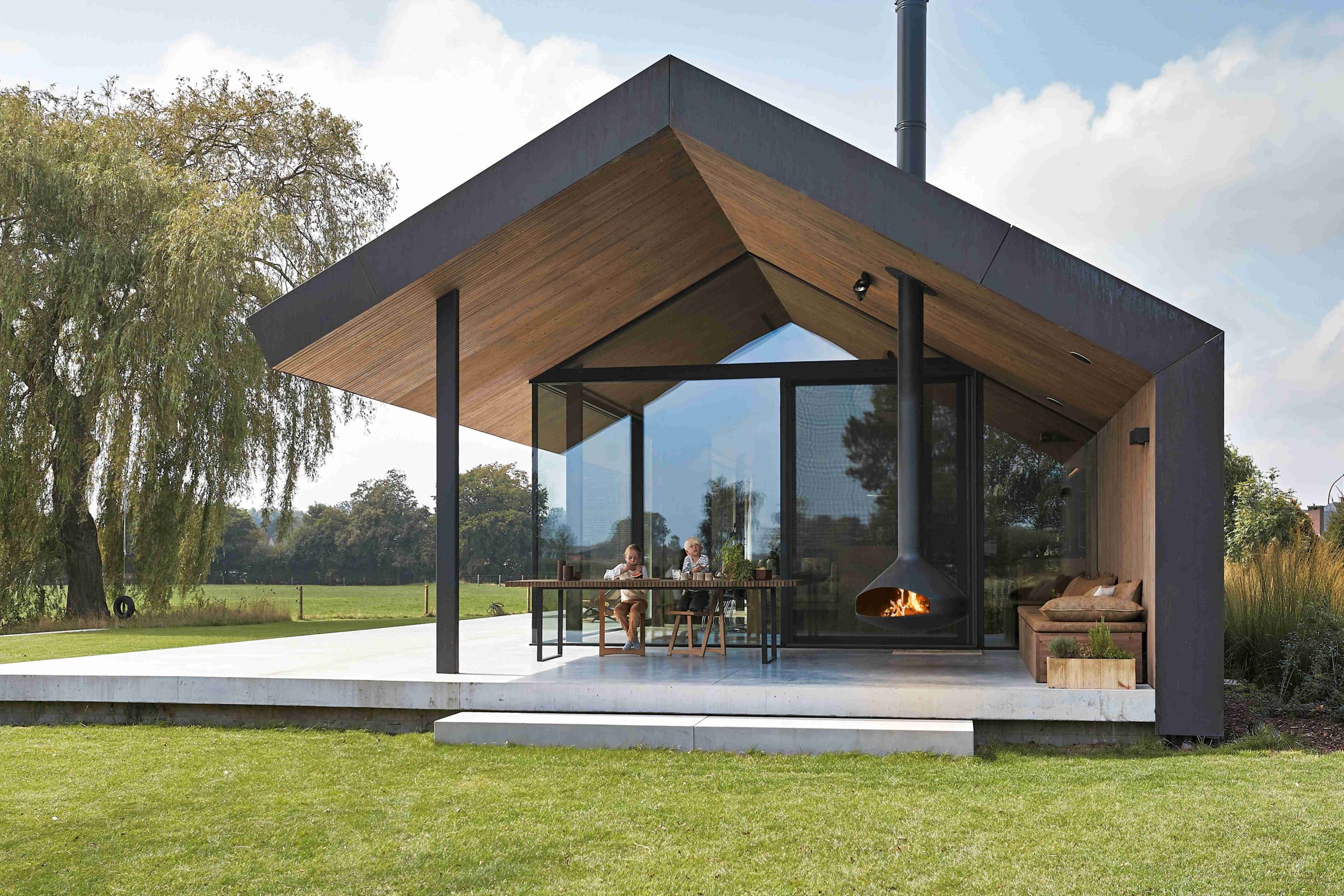 Outdoor wood ergo focus fireplace